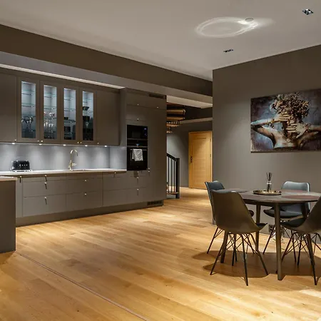 Arctic Homes - The Royal Palace 公寓 *